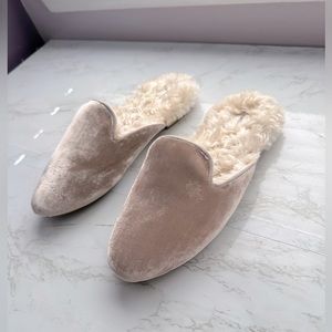 The Phoebe by Birdies Cream Velvet Faux Fur Mule Slipper size 6.5
